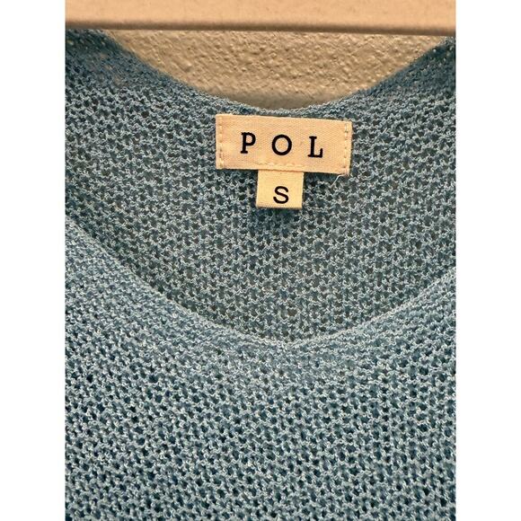 POL Distressed Daisy Flower V-Neck - Picture 4 of 6